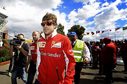 Alonso: Nem elég gyors a Ferrari, de legalább célba ért az első versenyen