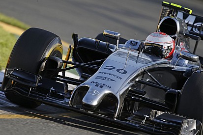 A McLaren nem viccel, Barcelonára utolérné a Mercedest