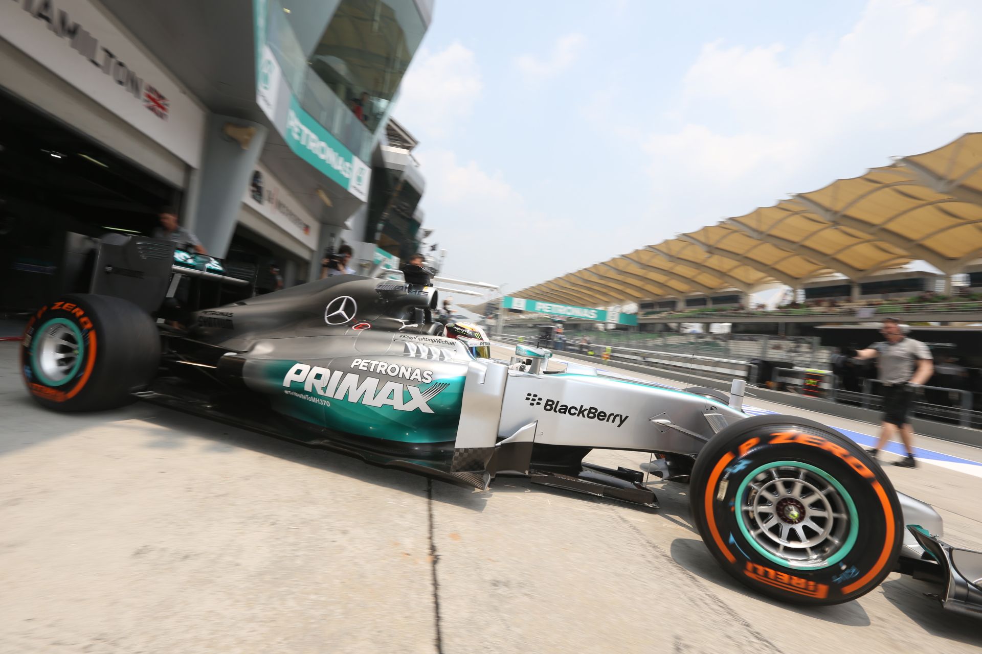 Pofon az időmérő előtt: Fölényesen nyert a Mercedes Malajziában, Raikkönen harmadik