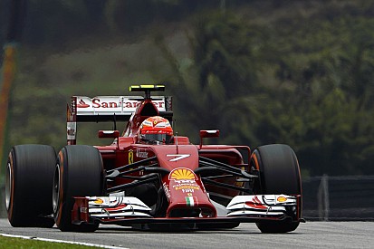 Alonso ismét legyőzte Raikkönent, ezúttal Malajizában az időmérő edzésen