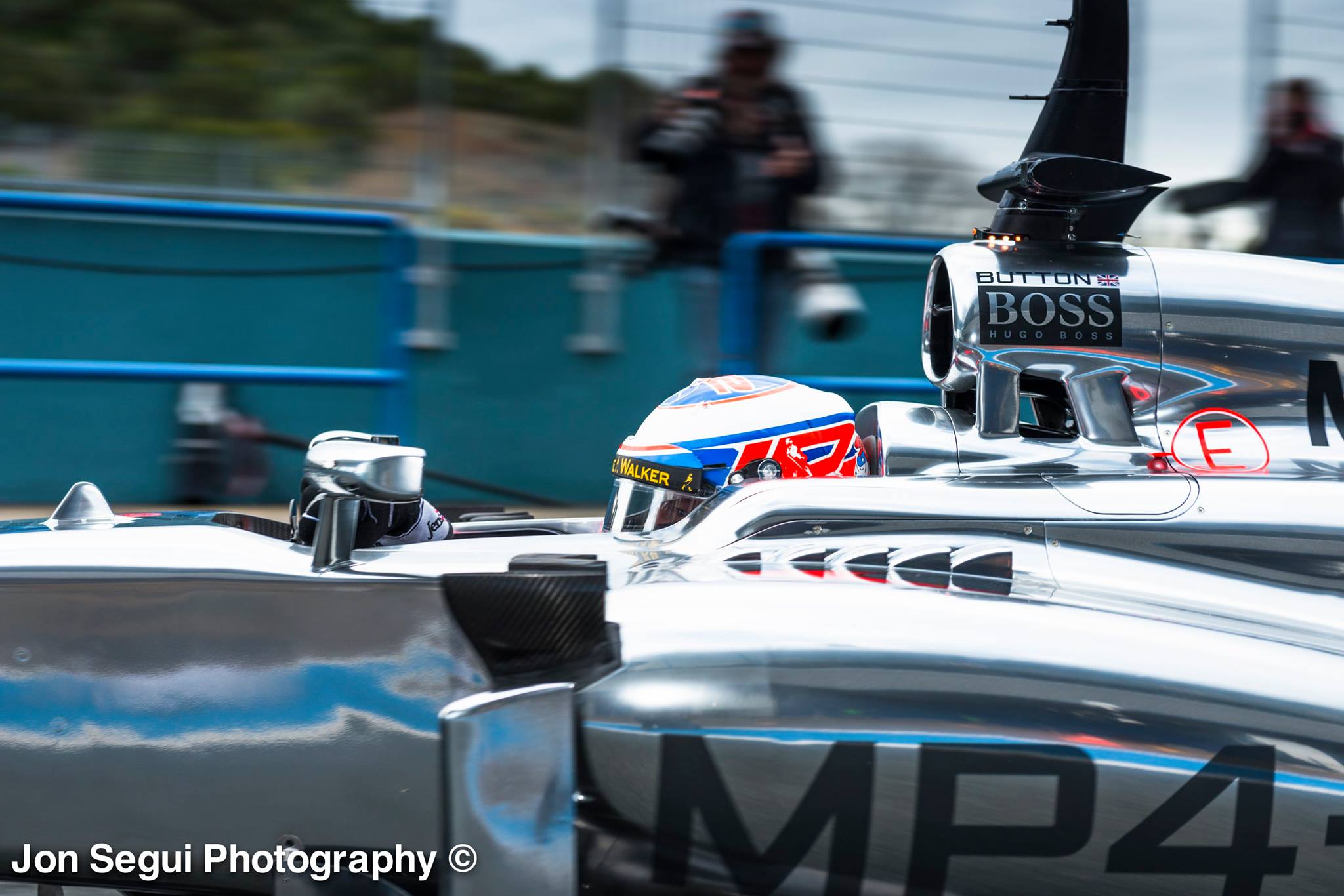 Button vezeti az vizes jerezi tesztet a McLarennel