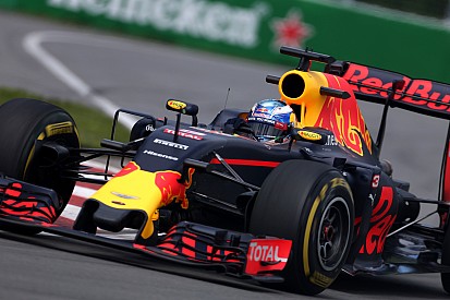 Ricciardo: "Domani lotteremo con la Ferrari per il terzo posto"