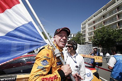 Snaarstrakke zege Tom Coronel: "Dit had ik niet verwacht"