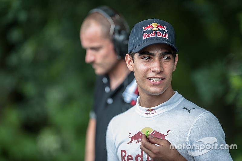 Камара отработает за Toro Rosso на тестах в Сильверстоуне