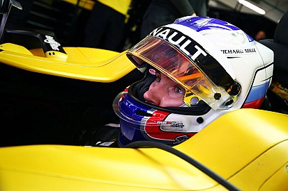 Сироткин сядет за руль Renault на тестах в Сильверстоуне