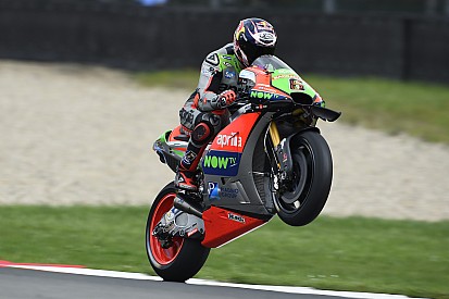 Tres motos para cinco pilotos