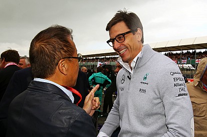 Wolff considera que las comunicaciones en radio deben relajarse un poco