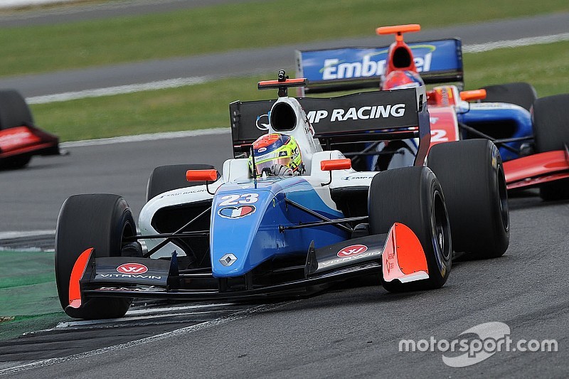 F3.5 Silverstone: Vaxivière op pole, Visser dertiende