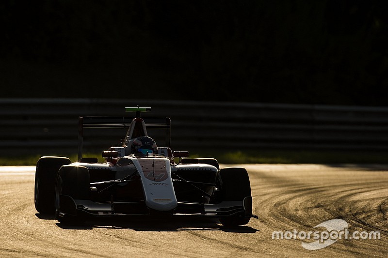 GP3 на Хунгароринзі: перший поул де Вріса