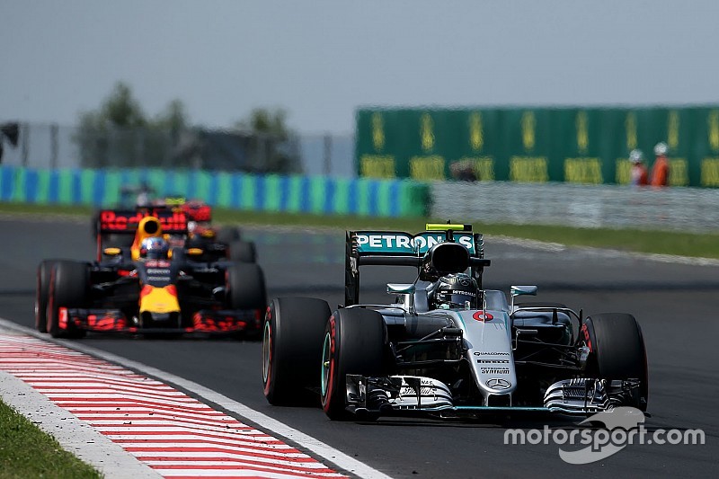 Red Bull se queja del motor Renault