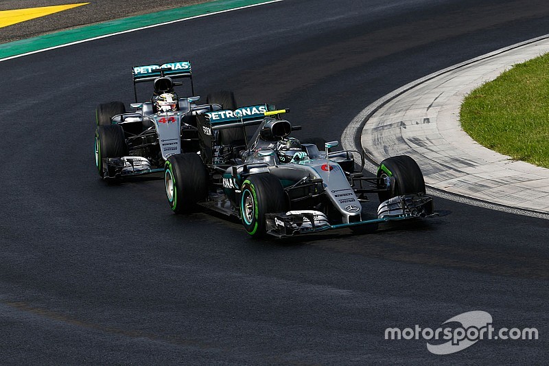 La batalla por el título durará hasta la última carrera, según Wolff