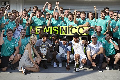 Mercedes, la gloria en sus manos