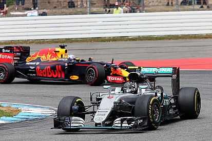 Rosberg stond te lang stil door niet goed functionerende stopwatch