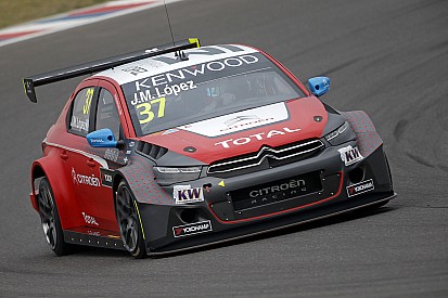 López larga último en la primera carrera