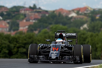 Alonso: “Aún espero mucho más de Honda”