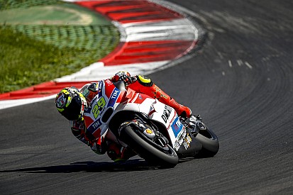 Ducati dispara sus opciones con Iannone y Dovizioso destacados