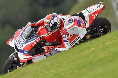 Довіціозо: Ducati «досі працюють» над мотоциклом