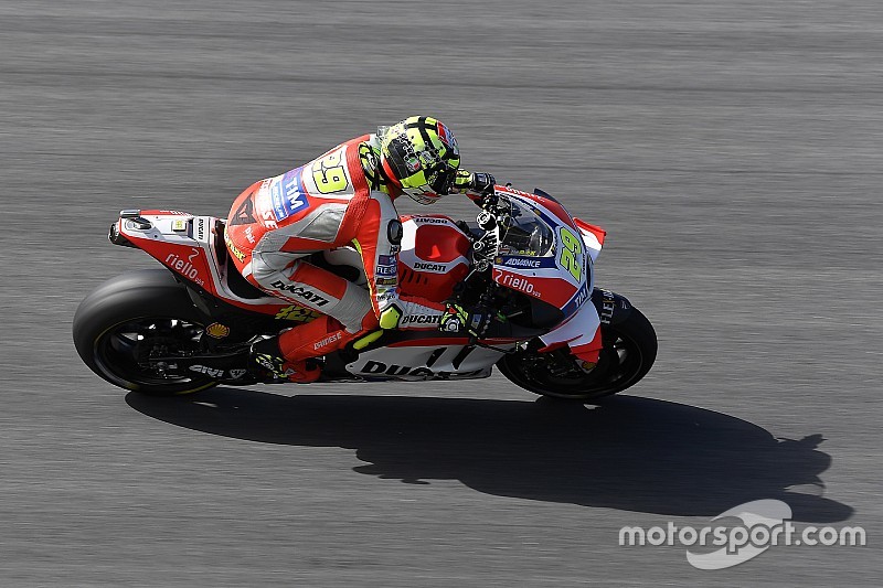 Iannone sigue de fiesta en Brno