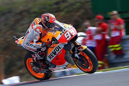 Márquez: “La rueda de Rossi me dio la pole”