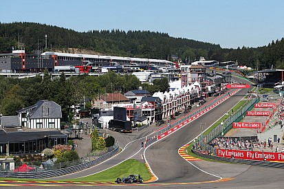 Rosberg snelste in eerste training Spa, Verstappen opent met zevende tijd