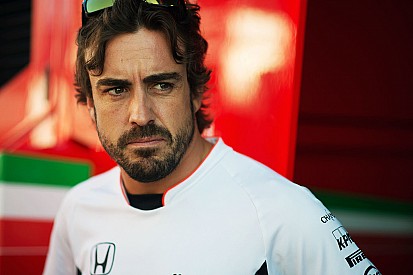 Fernando Alonso krijgt gridstraf na motorwissel