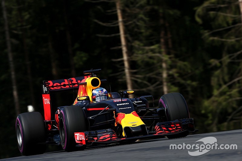 Ricciardo: Red flag mengamankan podiumku setelah kerusakan sayap depan ditikungan pertama