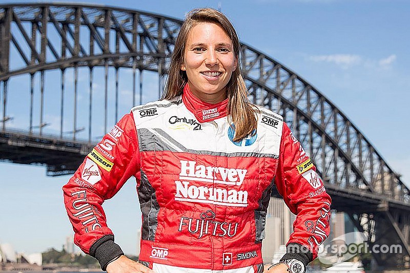 Simona de Silvestro wird Stammfahrerin bei den Supercars
