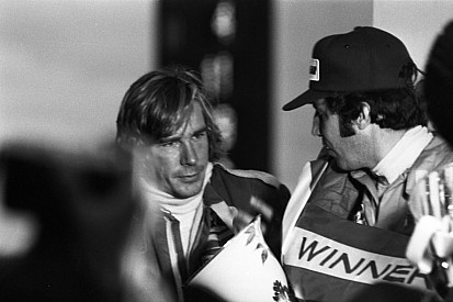 James Hunt jó tanácsot adhatna Lewis Hamiltonnak...