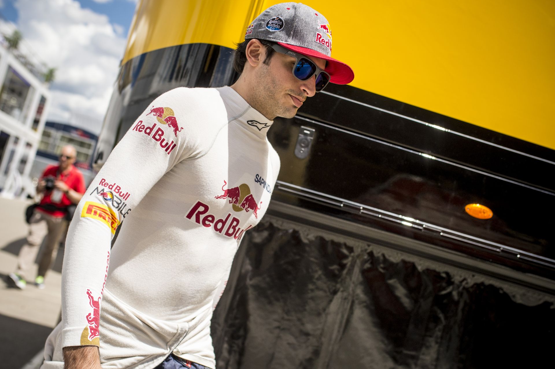 Hivatalos: Sainz megtarthatja a hatodik helyet