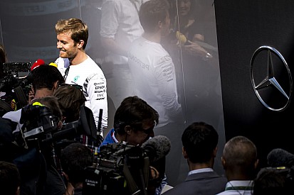 Rosberg szomorúan posztolgat a spanyol nullázást követően...
