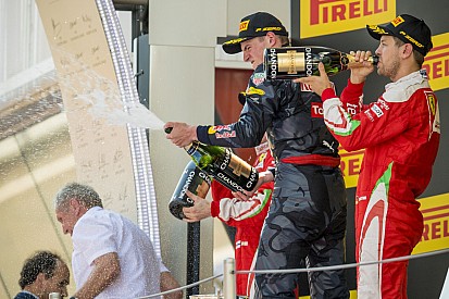 Max Verstappen vajon mit inna az amerikai dobogón? Ott 21 év a korhatár...