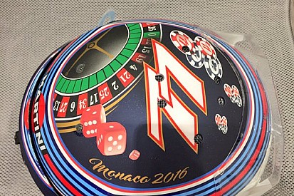 Nagyon menő sisakkal állt elő Bottas Monacóra