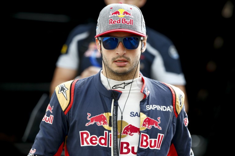 Sainz már kisgyerekként is a lányok kedvence volt