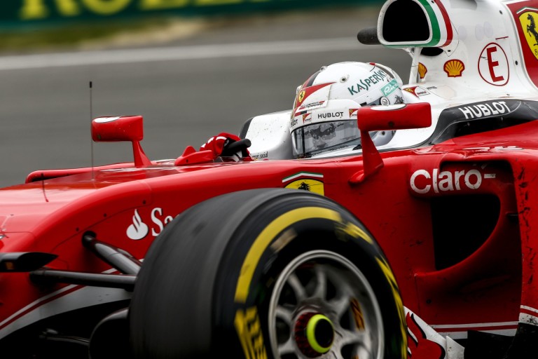 Vettel vajon mit érez, hogy ennyire hosszabbítani akar a Ferrarival?