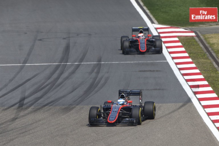 Alonso és Button nagy megtiszteltetése