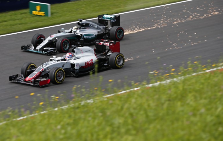 Hamilton és Grosjean páros táncot mutatott be Spielbergben
