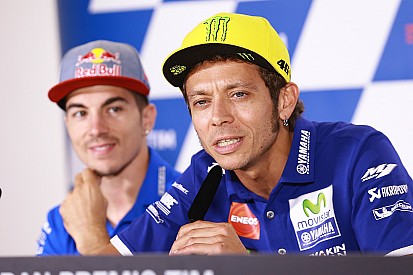 Aleix Espargaro: "Maverick Vinales wird nächstes Jahr vor Valentino Rossi liegen"