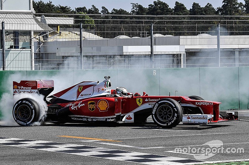 Vettel ve Ferrari Hockenheim'da taraftarlarla buluştu