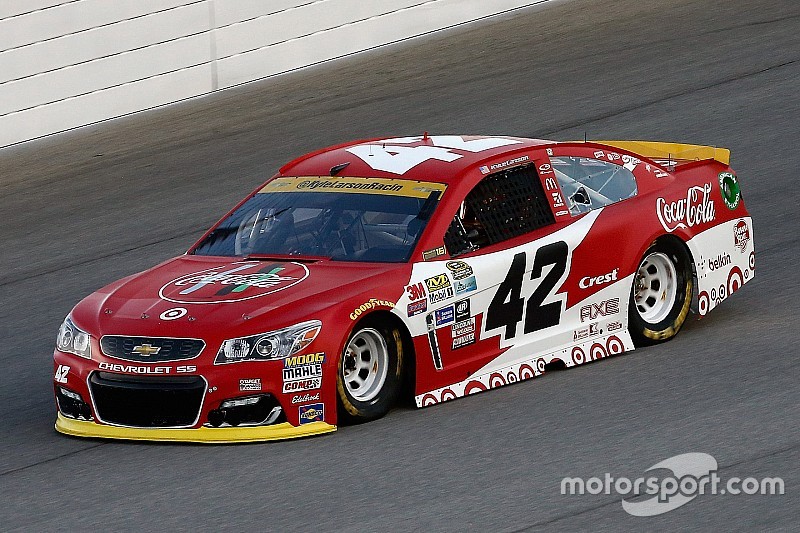 Larson fue el mejor en la práctica final en Chicagoland