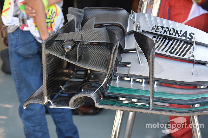 Técnica: alerón delantero del Mercedes W07 en Malasia