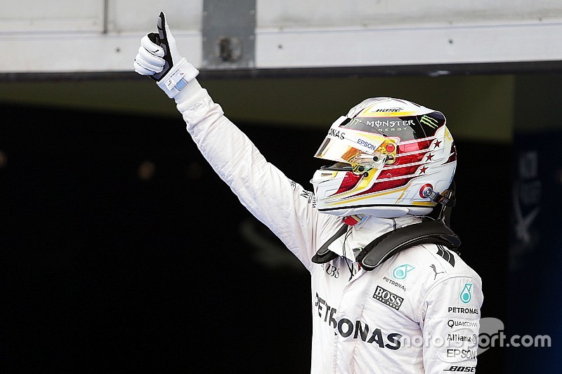 Aplastante pole de Hamilton en Malasia