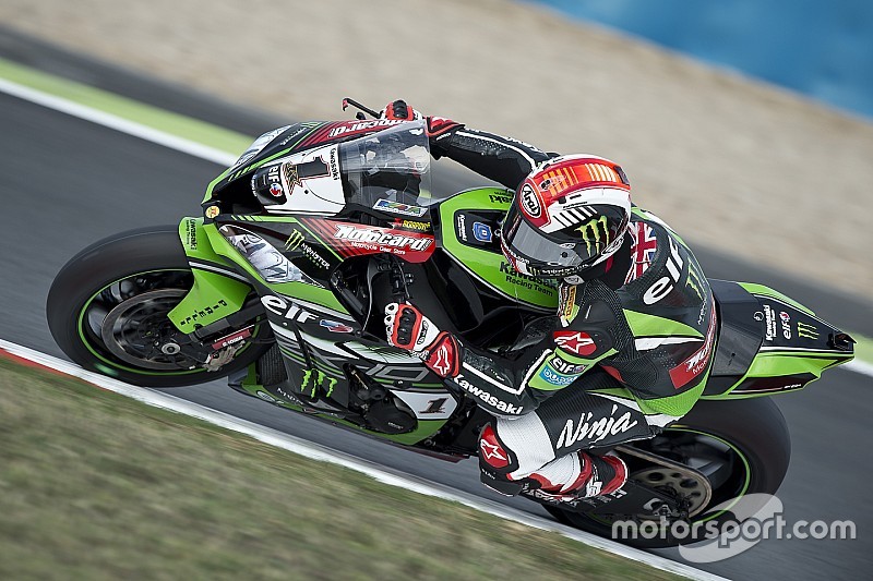 WSBK Magny-Cours: Rea superieur op natte baan