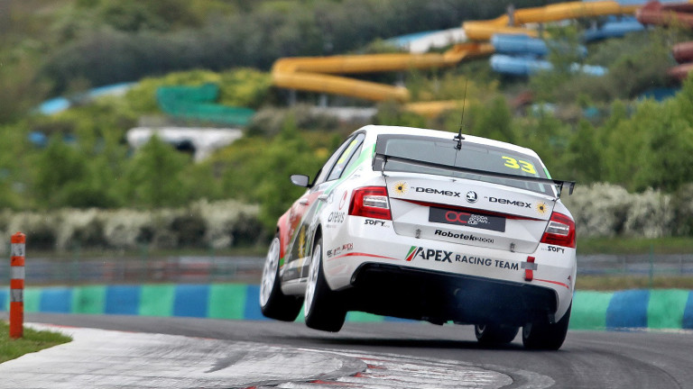 A Škoda is beállt az Apex Racing mögé