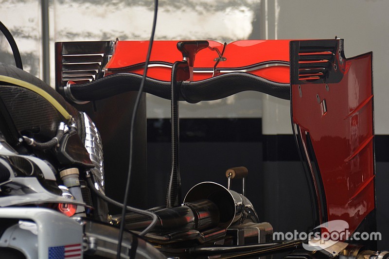 Haas F1 – Dupla hullámos hátsó szárny