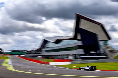 A Renault újoncának apja megvenné Silverstone-t?