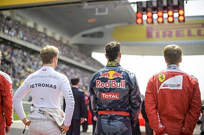 A Red Bull szerint Vettel szerencsétlen és idén már futamot is nyerhetett volna a Ferrarival