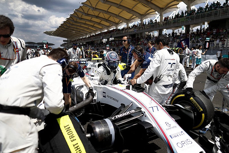 Williams test nieuwe stoelriemen op Suzuka