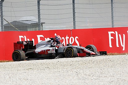 "Uitbarstingen via boordradio zijn niet persoonlijk bedoeld", stelt Grosjean