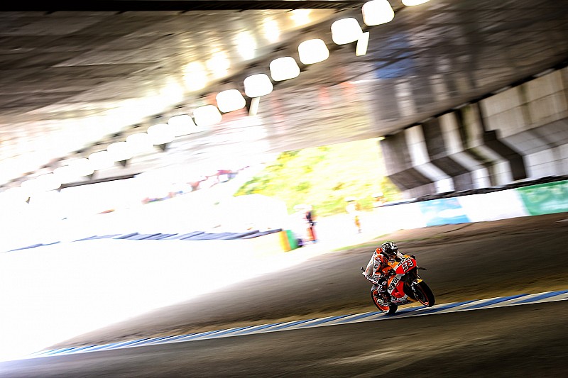 Marquez aanvoerder in derde training op Motegi, highsider Lorenzo