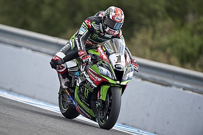 Jonathan Rea, troisième après une course prudente
